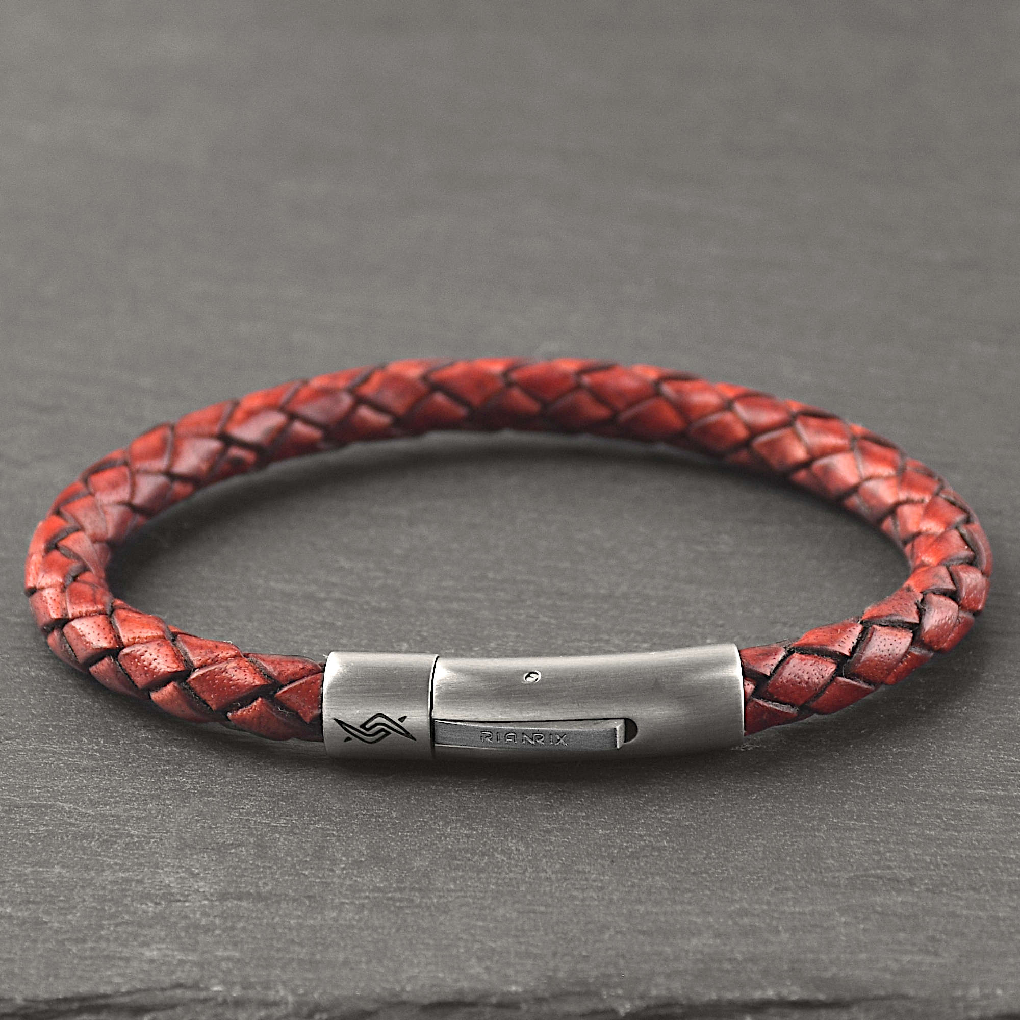 Alex - 6mm bolo genuine leather bracelet in antique red