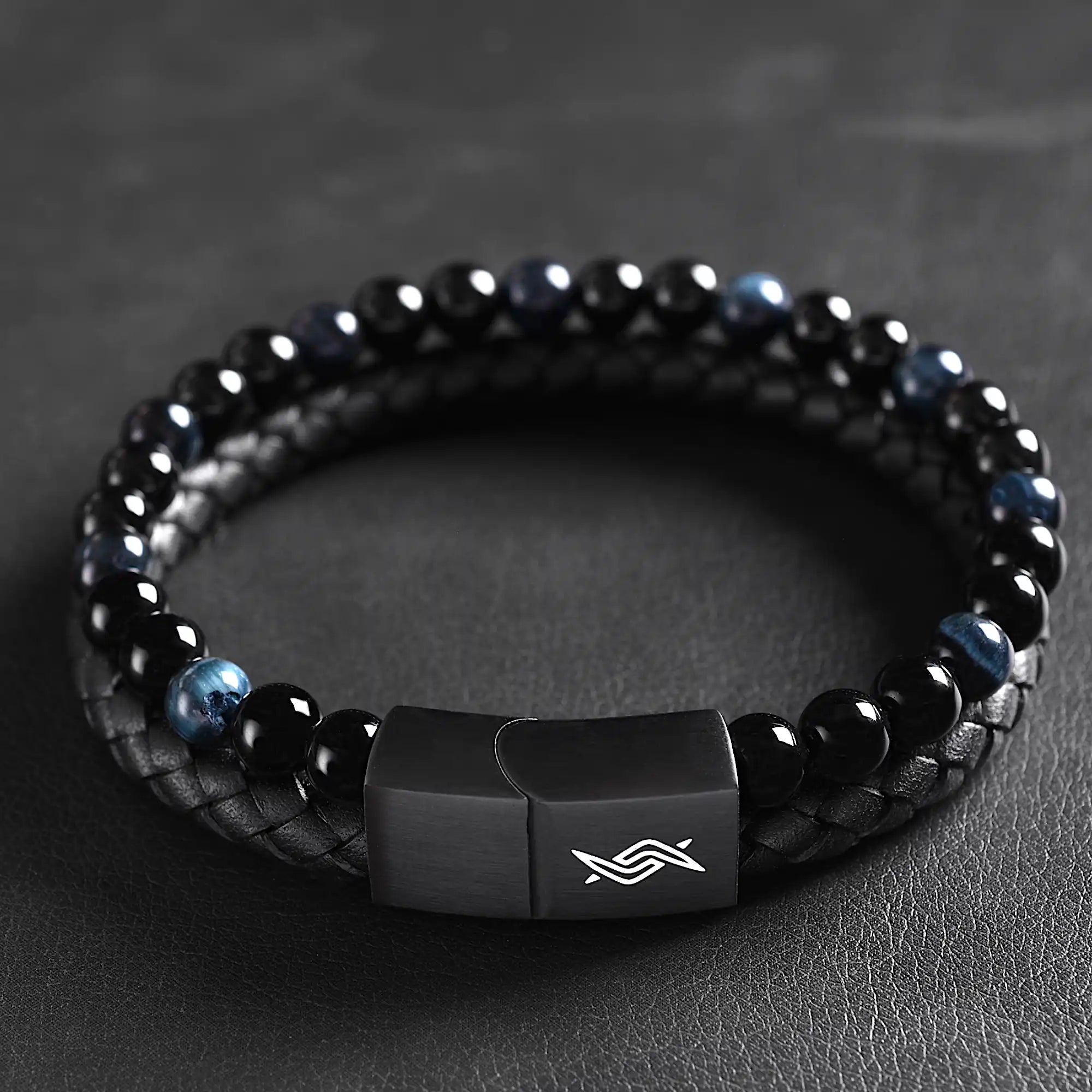 Eclipse - Leather bracelet with blue tiger-eye beads