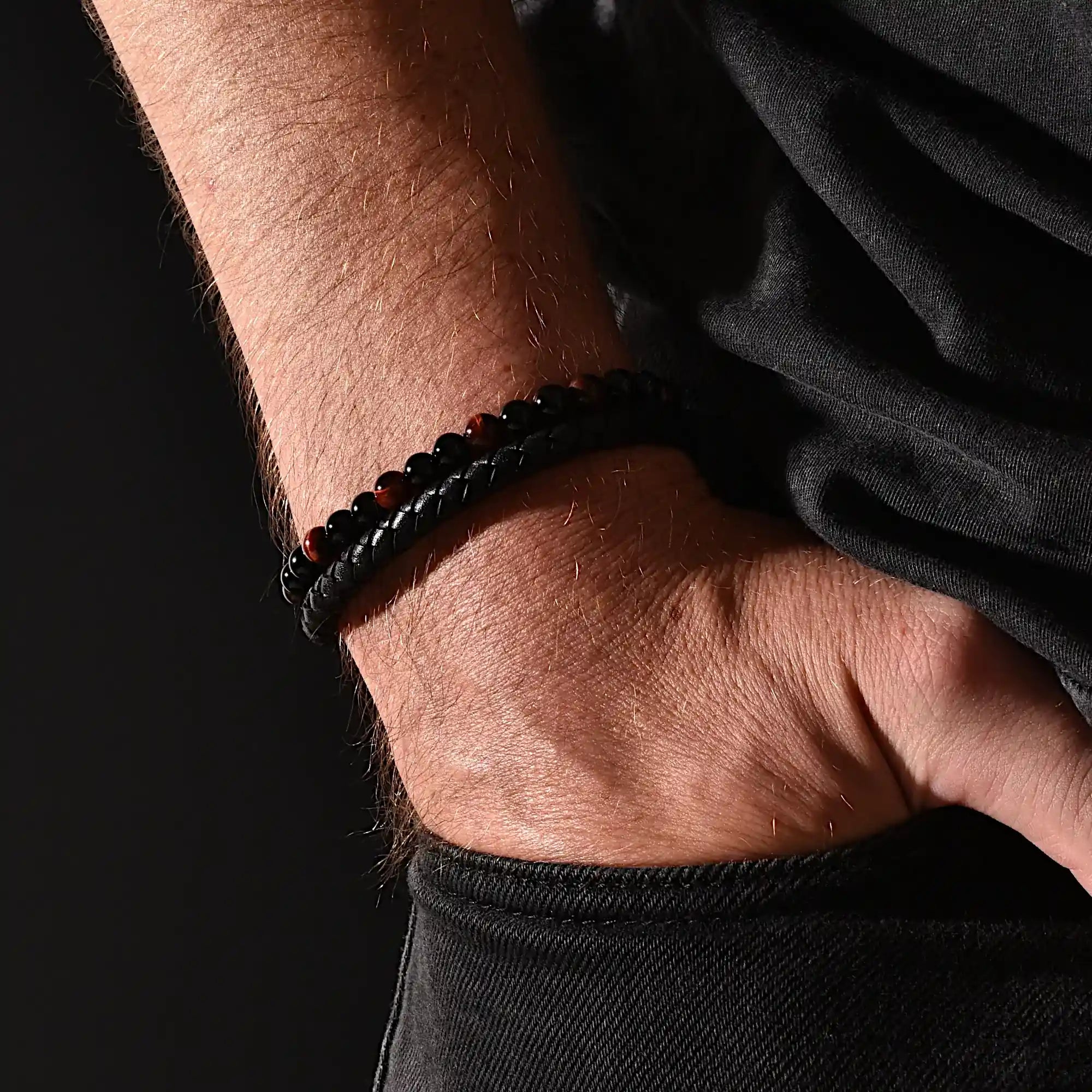 Redeye - Leather bracelet with red tiger-eye stone