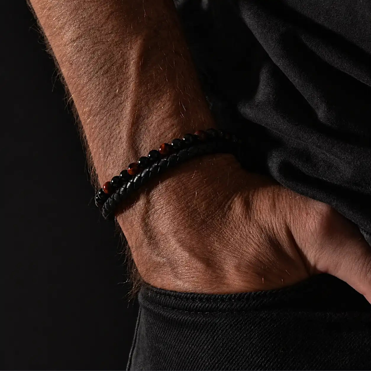 Redeye - Leather bracelet with red tiger-eye stone