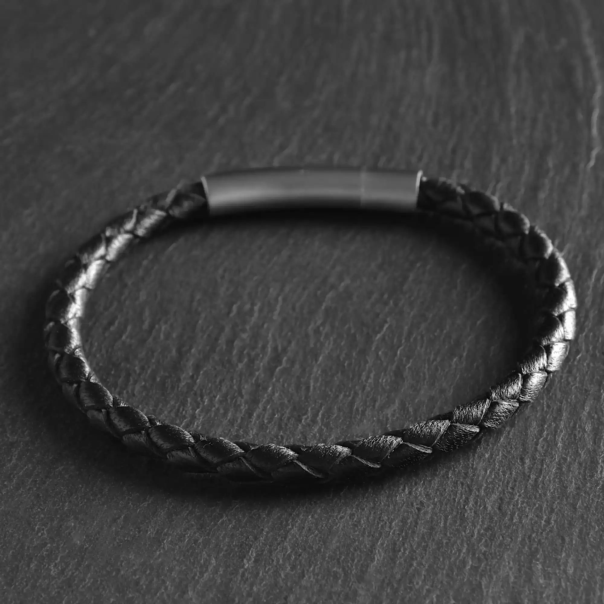 Silas - 4mm super soft Nappa leather bracelet in classic black